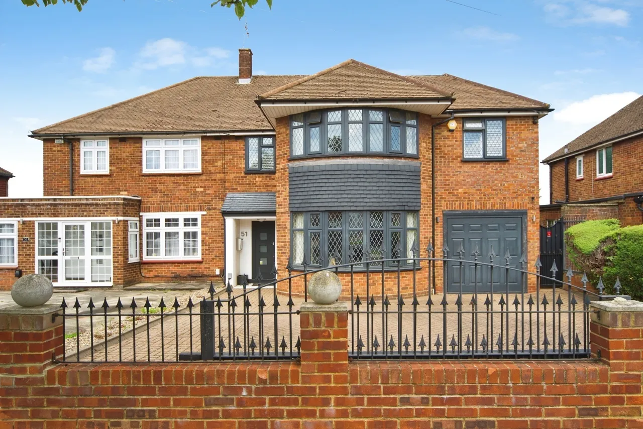 4 bed property for sale — Westpole Avenue, Cockfosters, Barnet, EN4