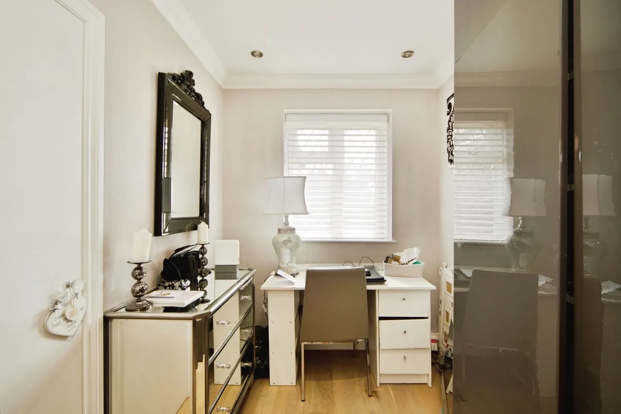 Westpole Avenue, Cockfosters, Barnet, EN4, photo 13