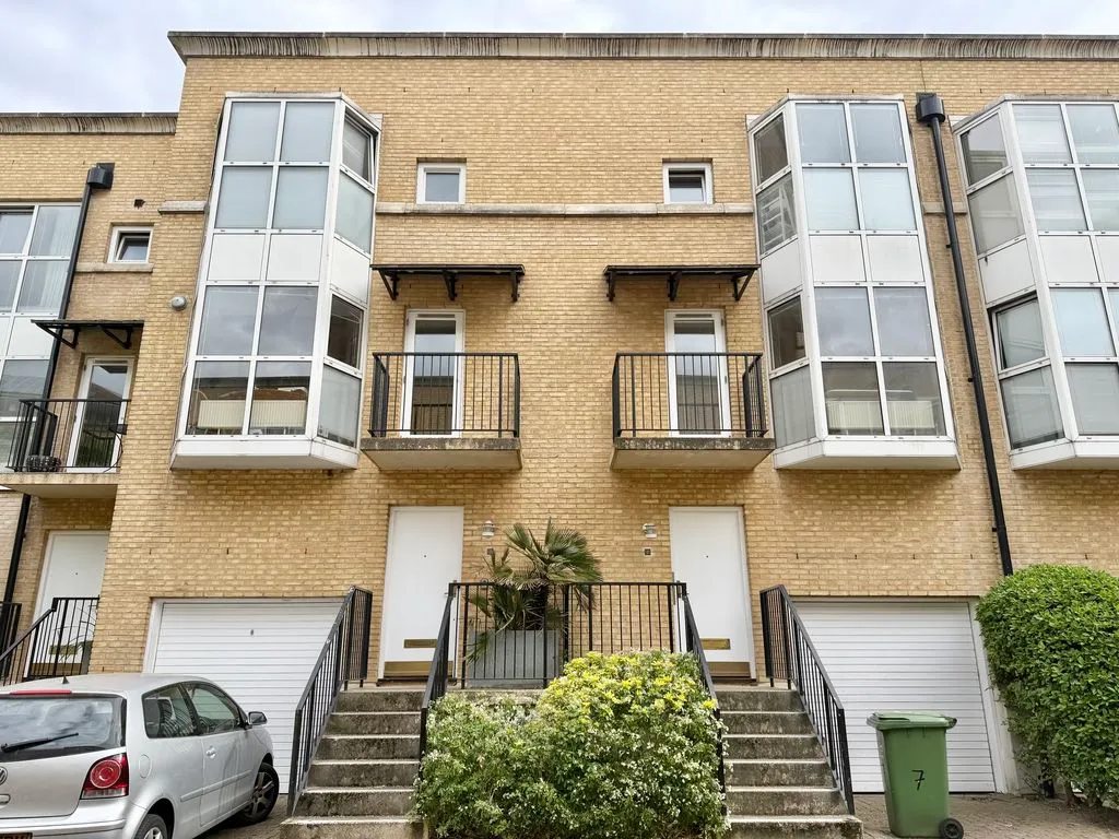 Queen Of Denmark Court Surrey Quays, SE16 7TB, photo 9