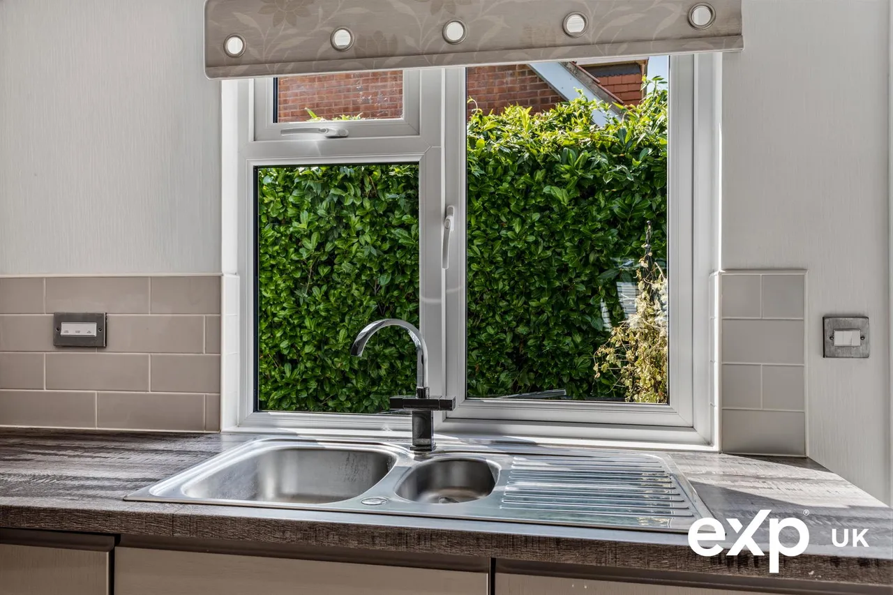 Fairfield Park, Ollerton, NG22, photo 9