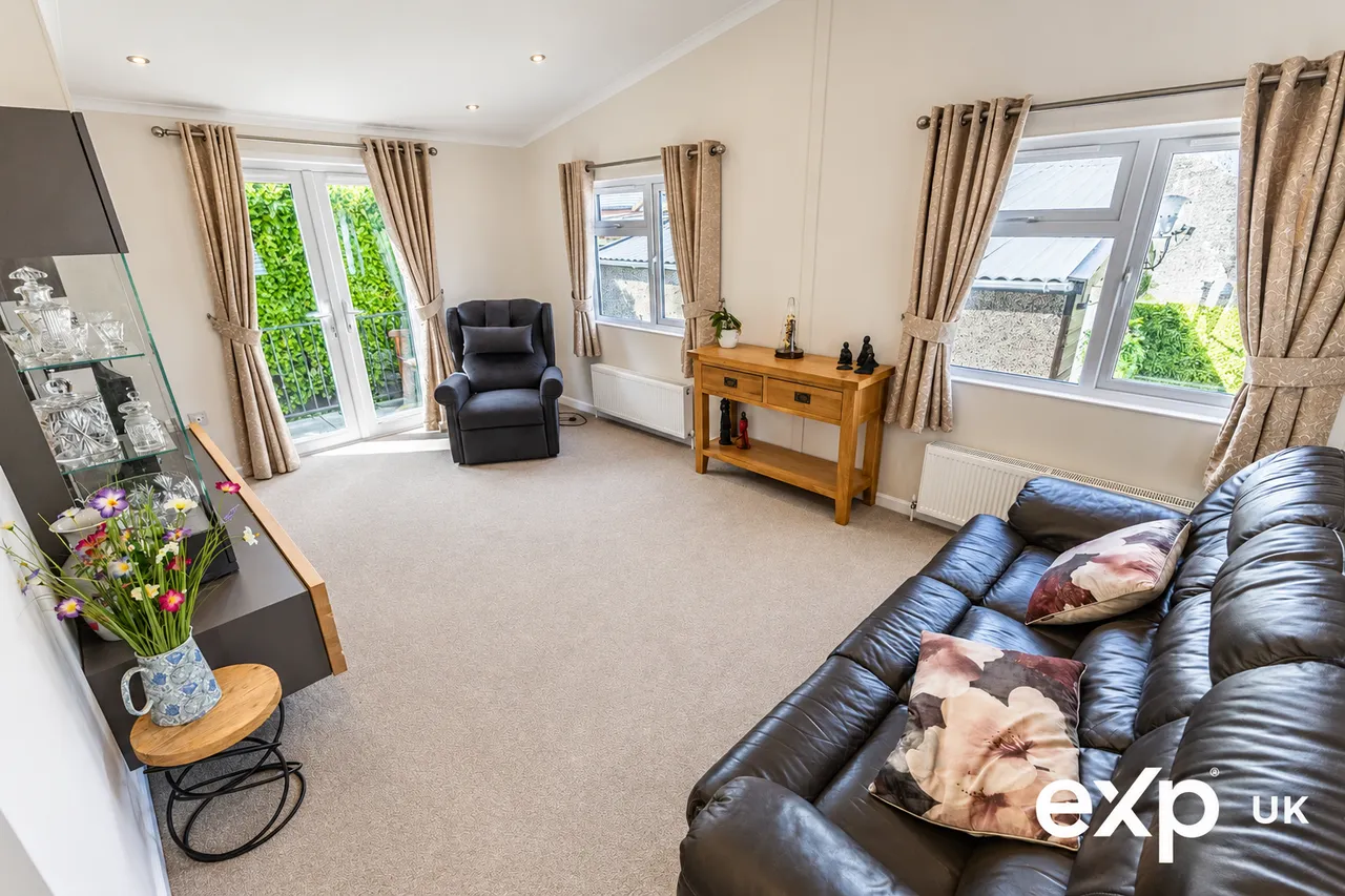 Fairfield Park, Ollerton, NG22, photo 2