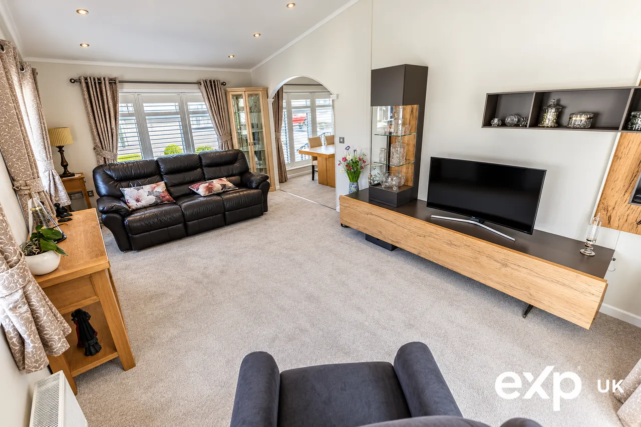 Fairfield Park, Ollerton, NG22, photo 3