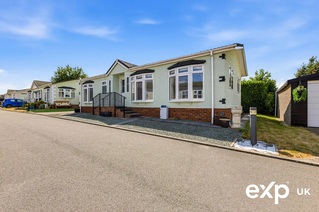 Fairfield Park, Ollerton, NG22, photo 23