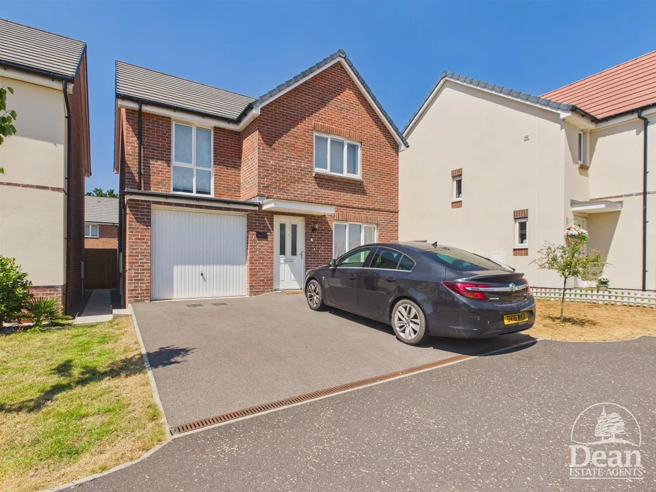 4 bed house for sale — Mallard Way, Lydney