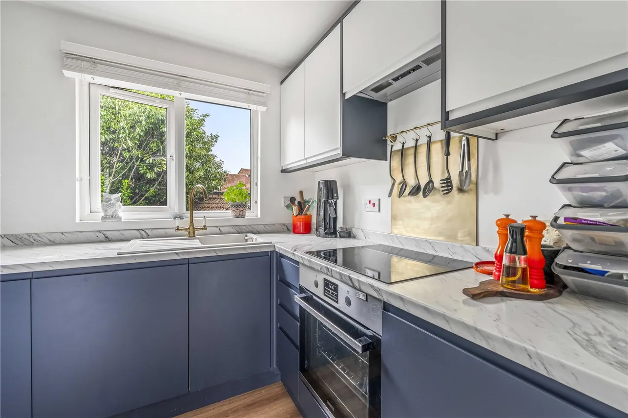 Stanford Close, Hampton, TW12 3XZ, photo 4
