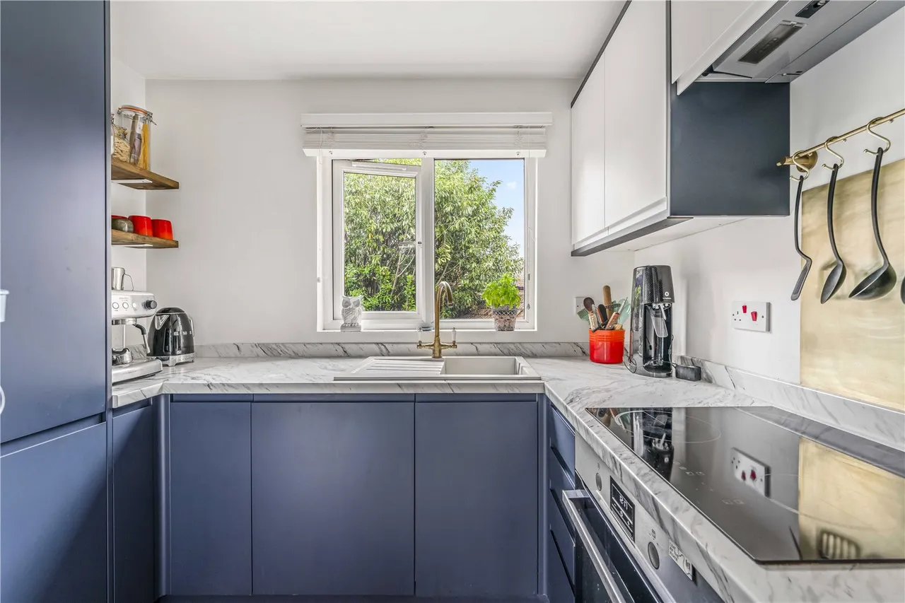 Stanford Close, Hampton, TW12 3XZ, photo 5