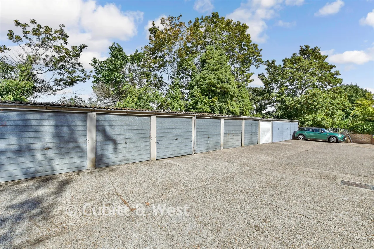 Ross Road, Wallington, SM6, photo 10