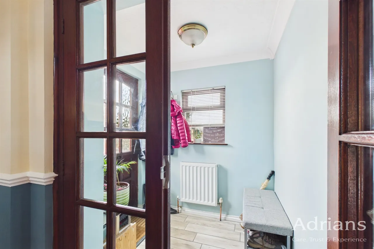 Petunia Crescent, Springfield, CM1, photo 5