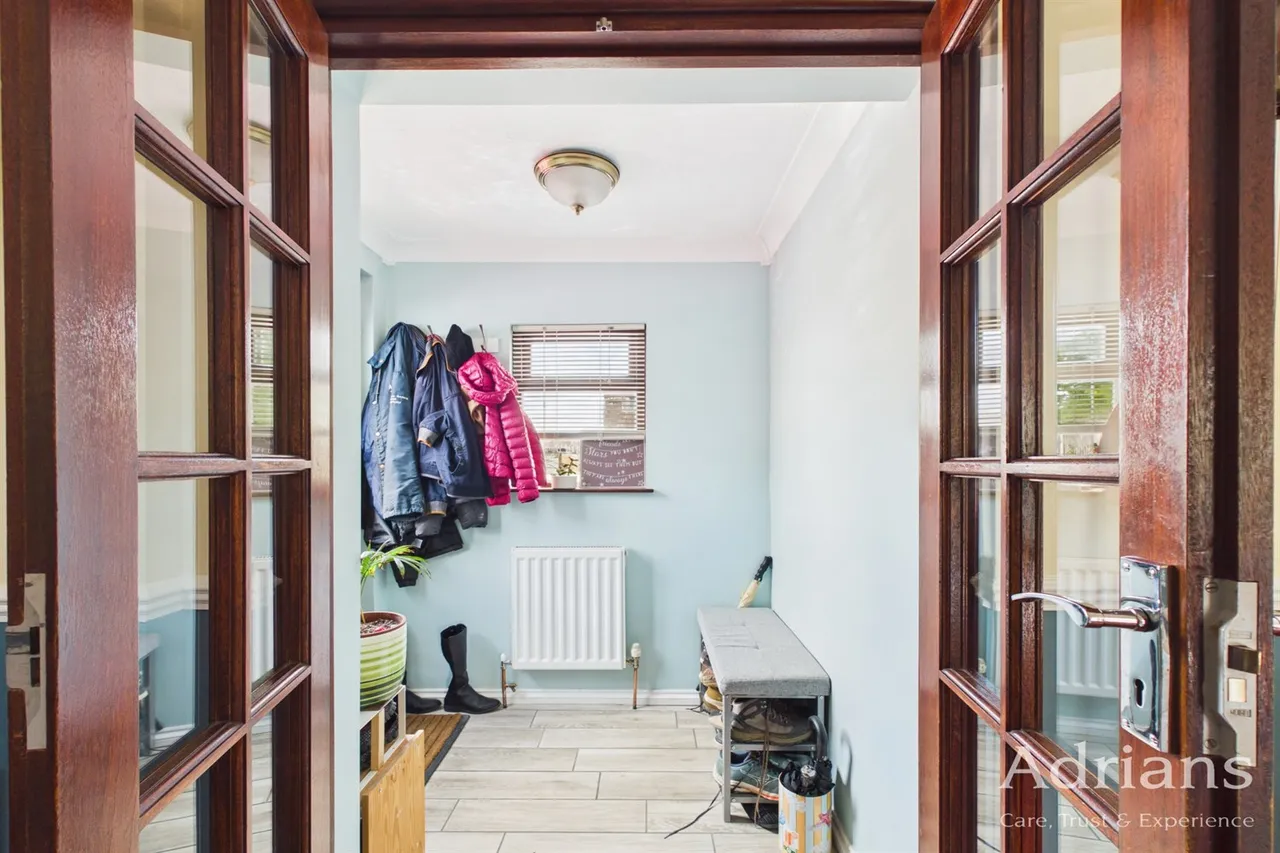 Petunia Crescent, Springfield, CM1, photo 6