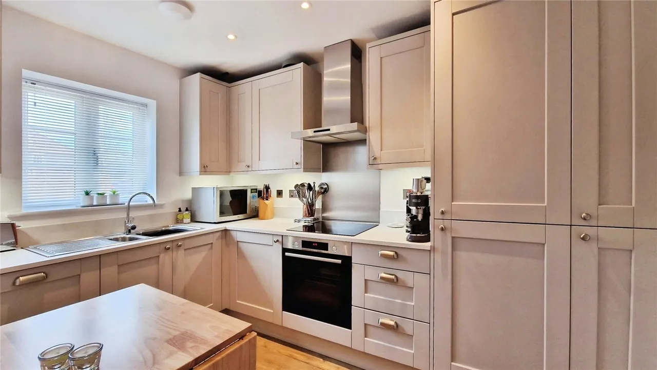 Assheton Croft, Binfield, Bracknell, Berkshire, RG42 5HQ, photo 6