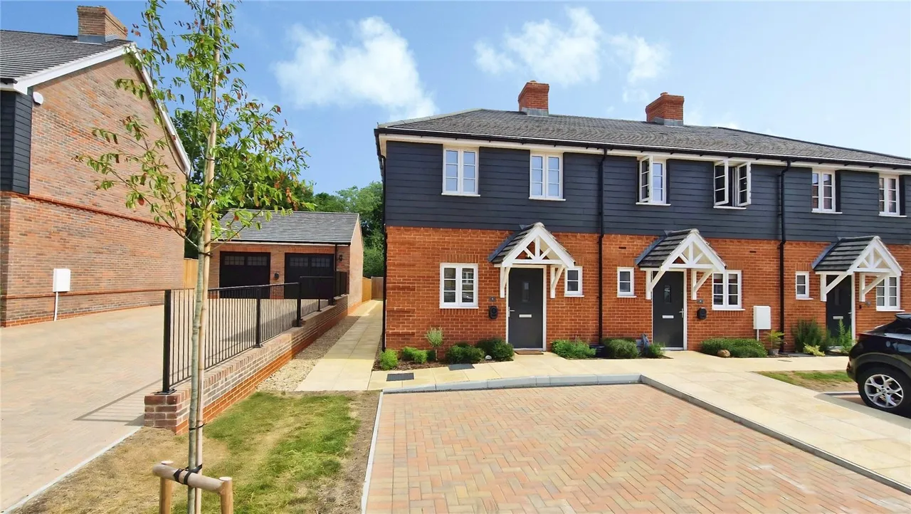 2 bed house for sale — Assheton Croft, Binfield, Bracknell, Berkshire, RG42 5HQ