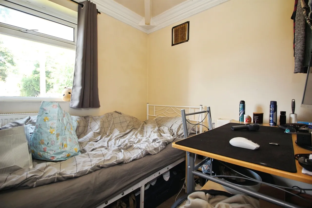 Springbank Crescent, Leeds, photo 12