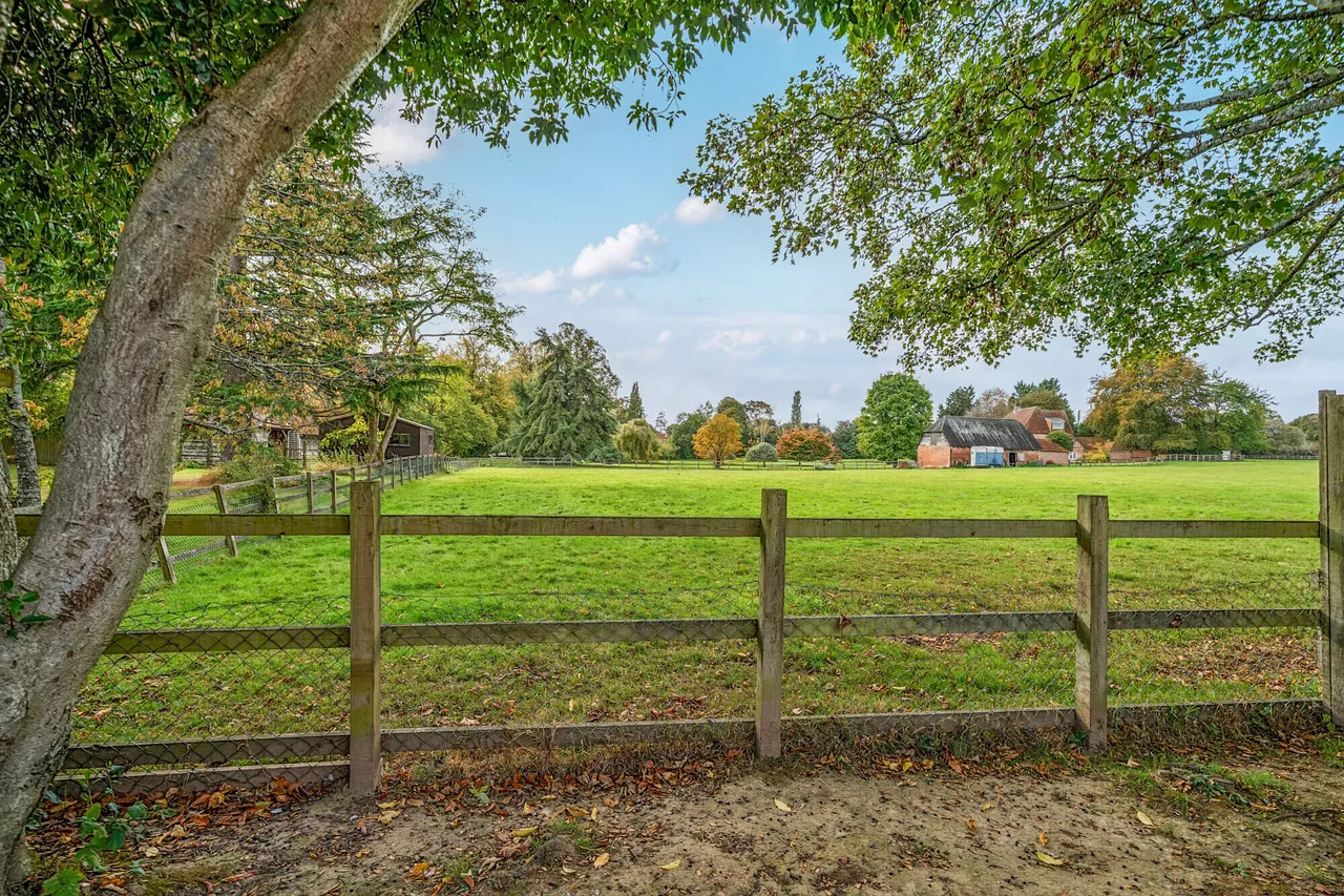 Clement Court, Chawton, GU34, photo 17