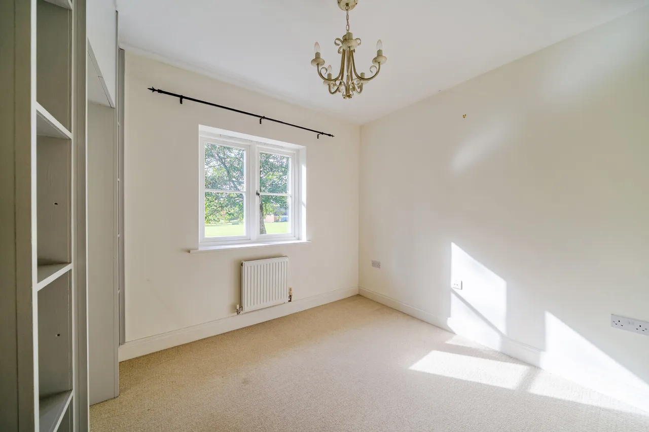 Clement Court, Chawton, GU34, photo 10