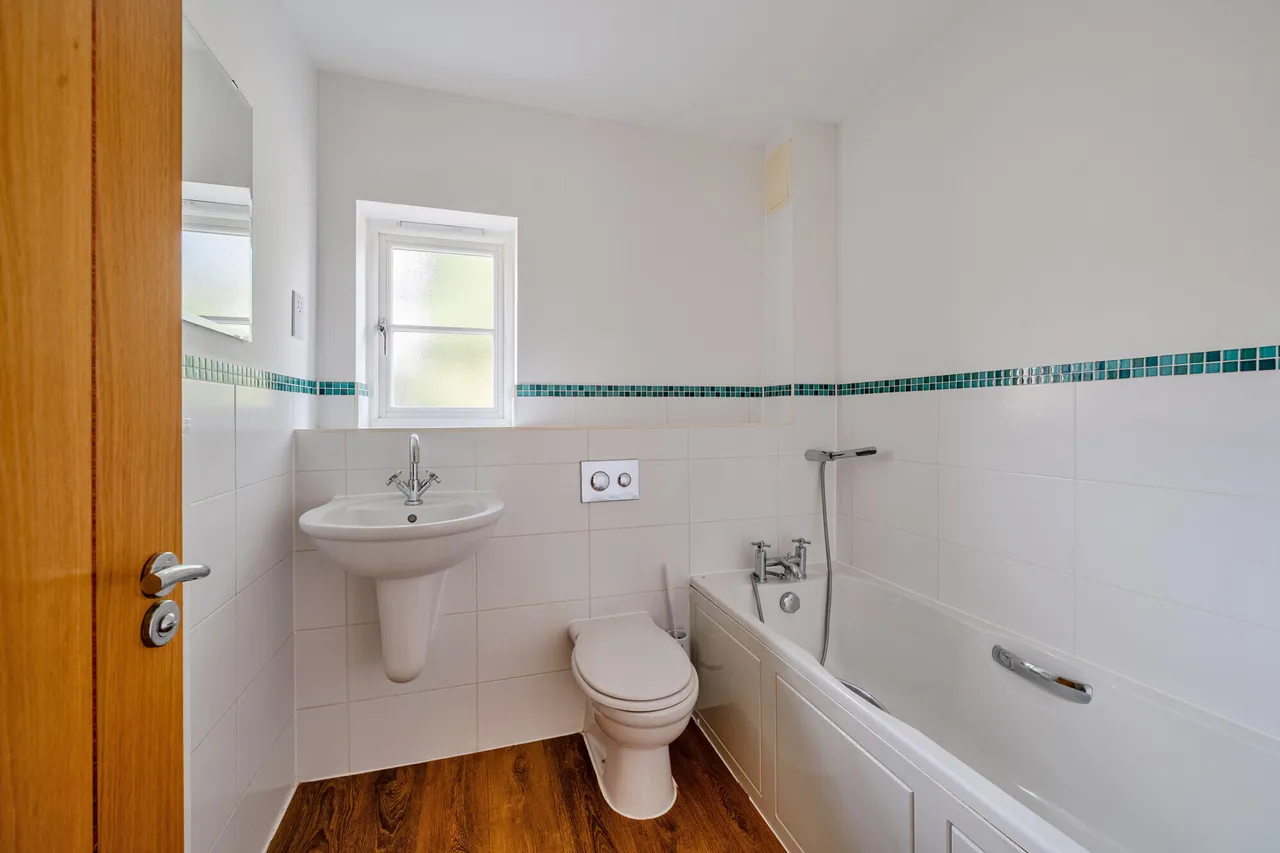 Clement Court, Chawton, GU34, photo 11