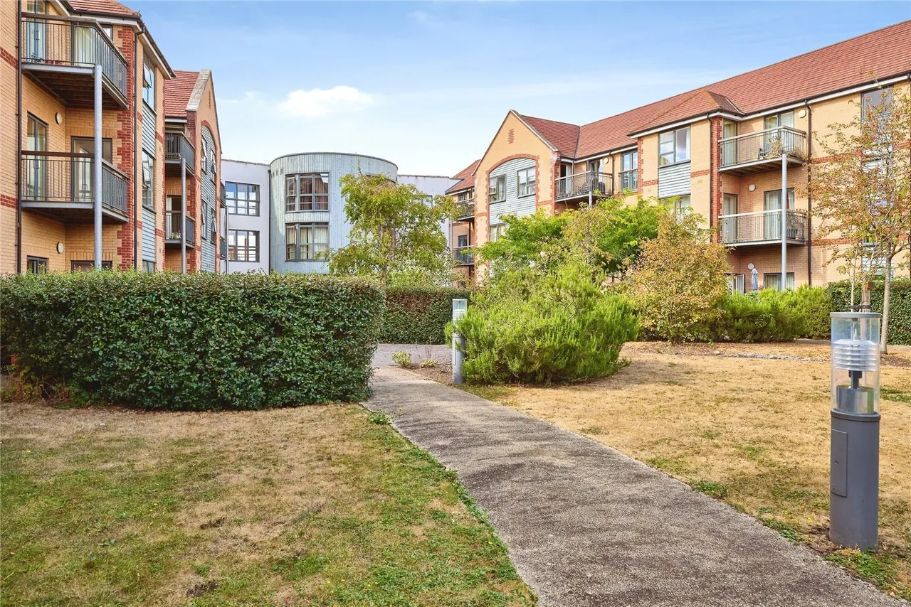 2 bed flat for sale, Wellbrook Way, Girton, CB3