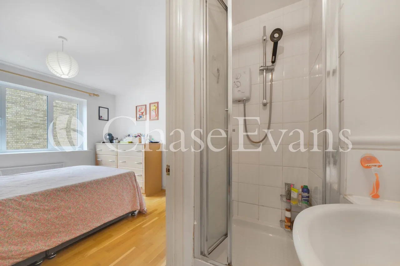 Langbourne Place, Isle Of Dogs, London, E14, photo 12