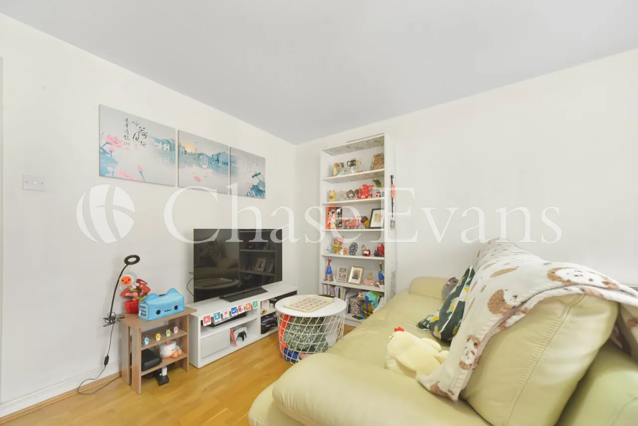Langbourne Place, Isle Of Dogs, London, E14, photo 3