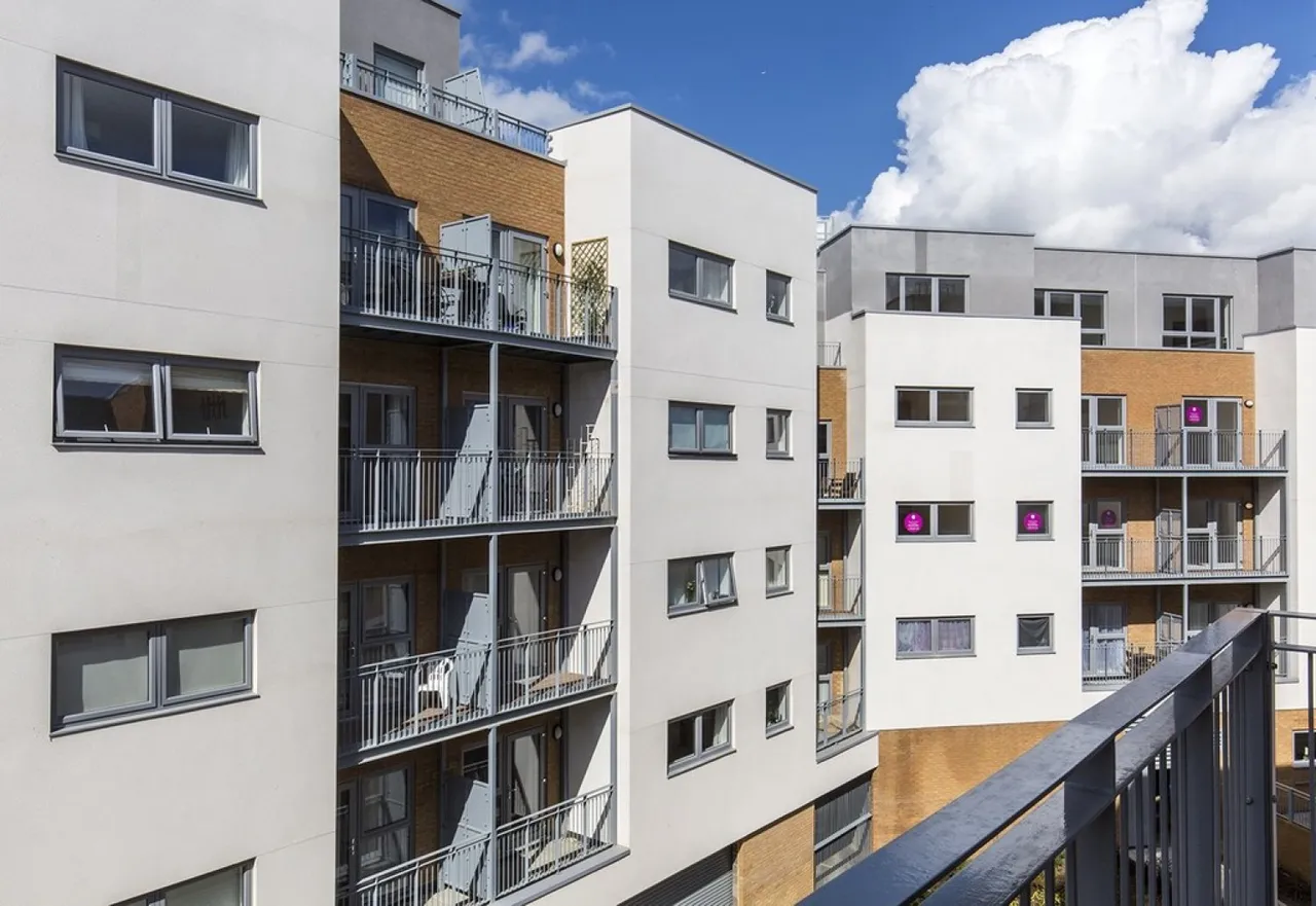 2 bed flat to rent — Sovereign Way, Tonbridge