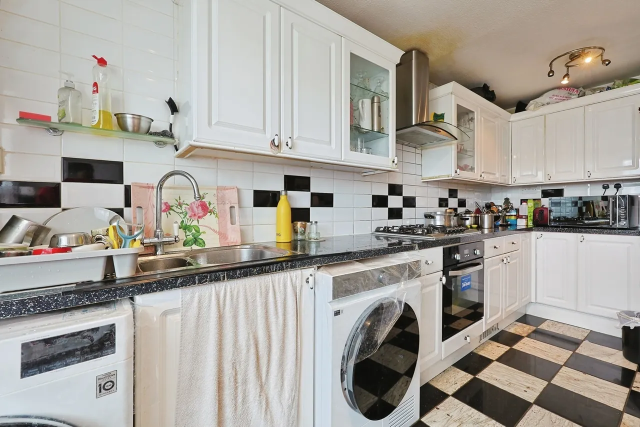 Yelverton Road, London, SW11, photo 17