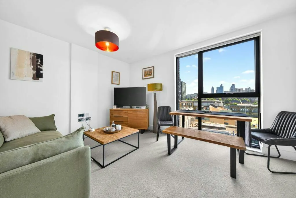 1 bed flat for sale — St. Josephs Street, London, SW8