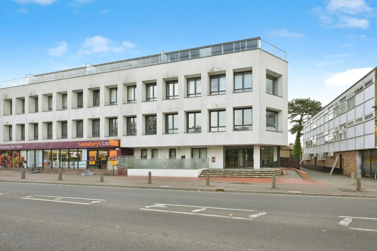 High Road, Broxbourne, photo 3