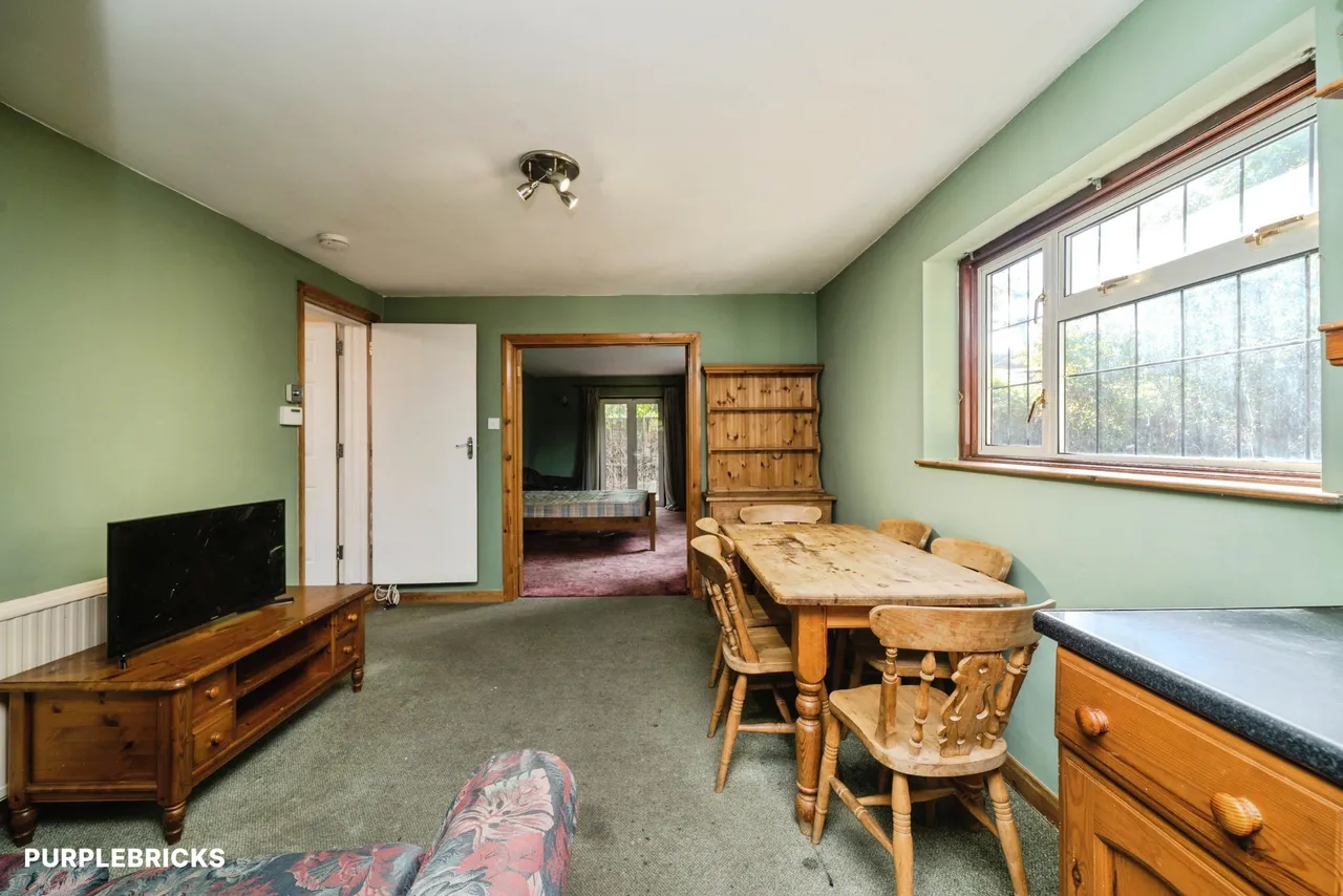 Queens Avenue, Feltham, TW13, photo 12