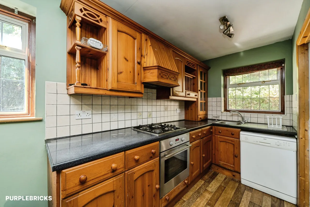 Queens Avenue, Feltham, TW13, photo 14