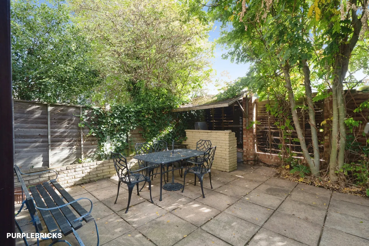 Queens Avenue, Feltham, TW13, photo 29
