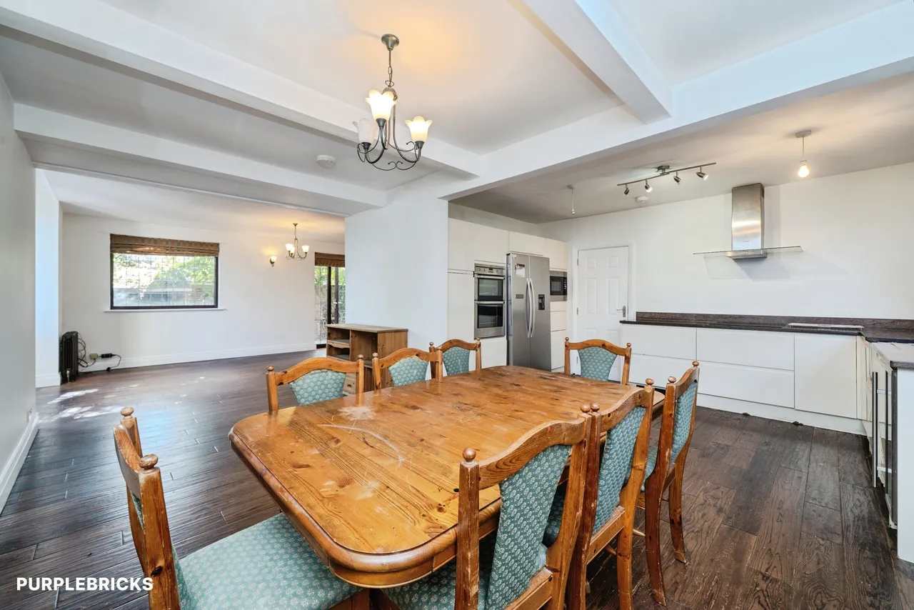 Queens Avenue, Feltham, TW13, photo 8