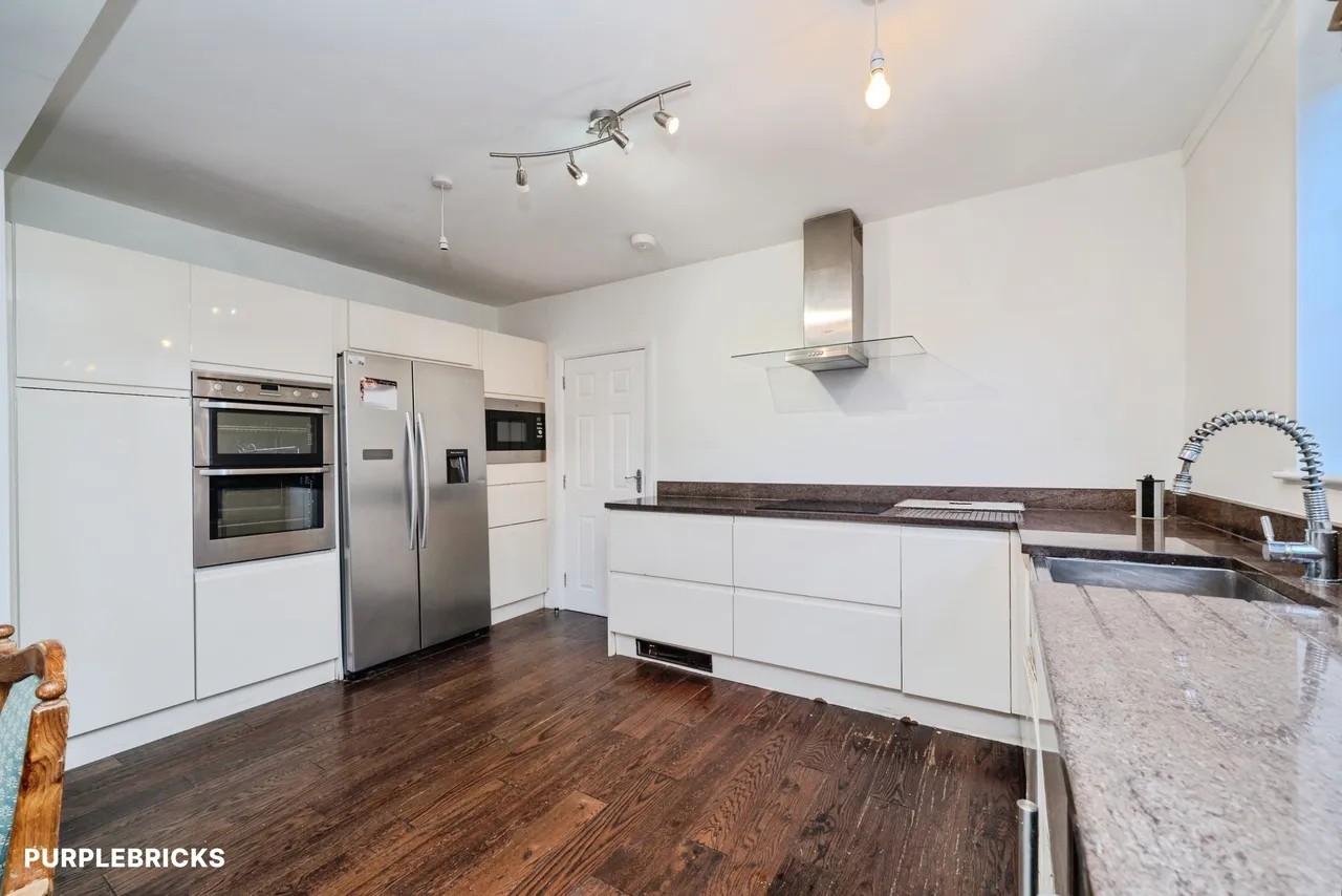 Queens Avenue, Feltham, TW13, photo 7