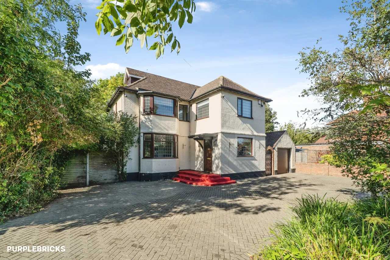 Queens Avenue, Feltham, TW13, photo 2