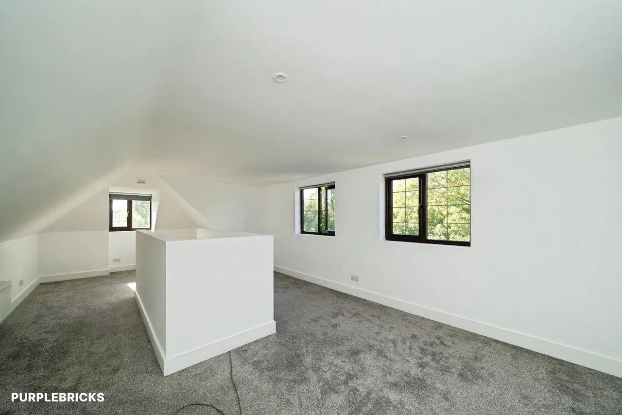 Queens Avenue, Feltham, TW13, photo 26