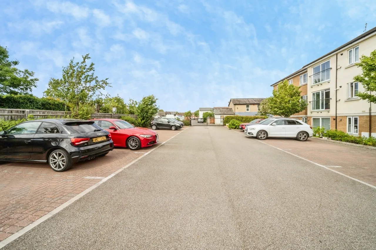 Aylesbury Street, Bletchley, Milton Keynes, Buckinghamshire, MK2, photo 17