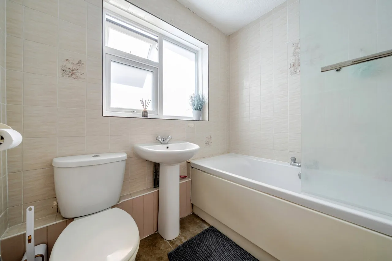 Cerne Road, Kent, DA12, photo 9