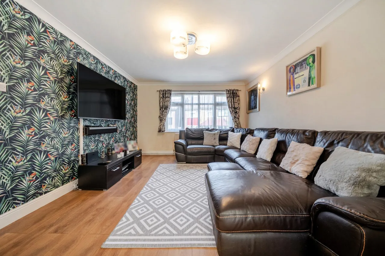 Cerne Road, Kent, DA12, photo 2