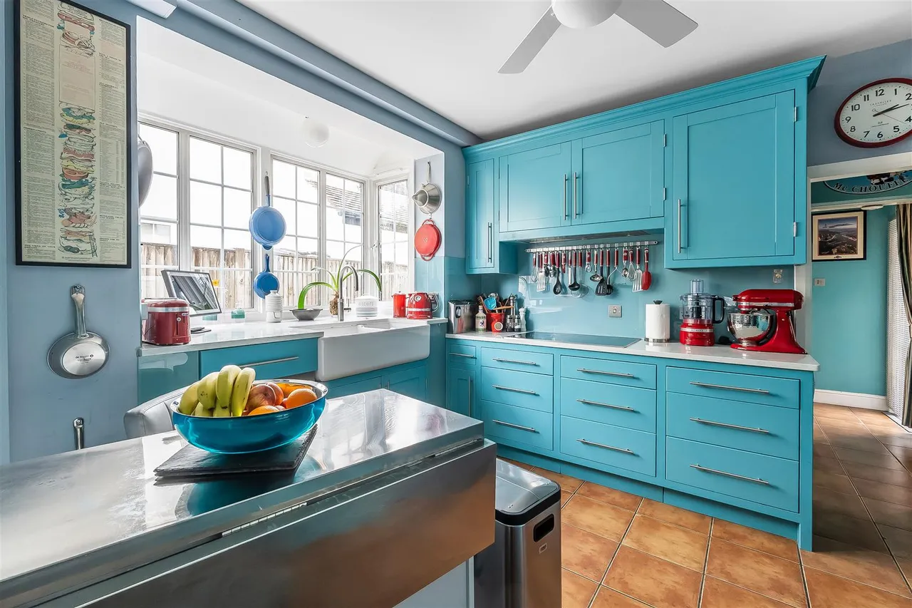 Linden Road, Leatherhead, KT22, photo 5