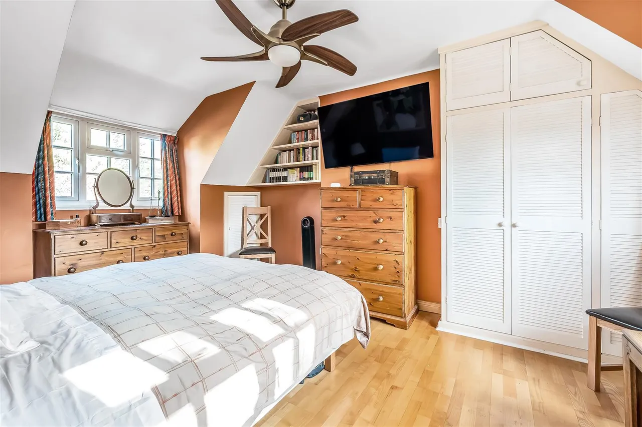 Linden Road, Leatherhead, KT22, photo 11