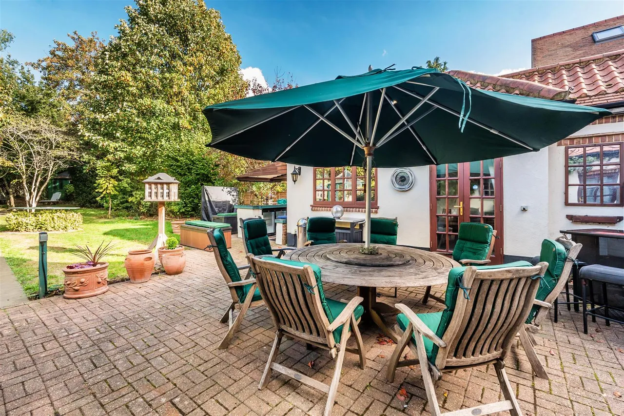 Linden Road, Leatherhead, KT22, photo 21