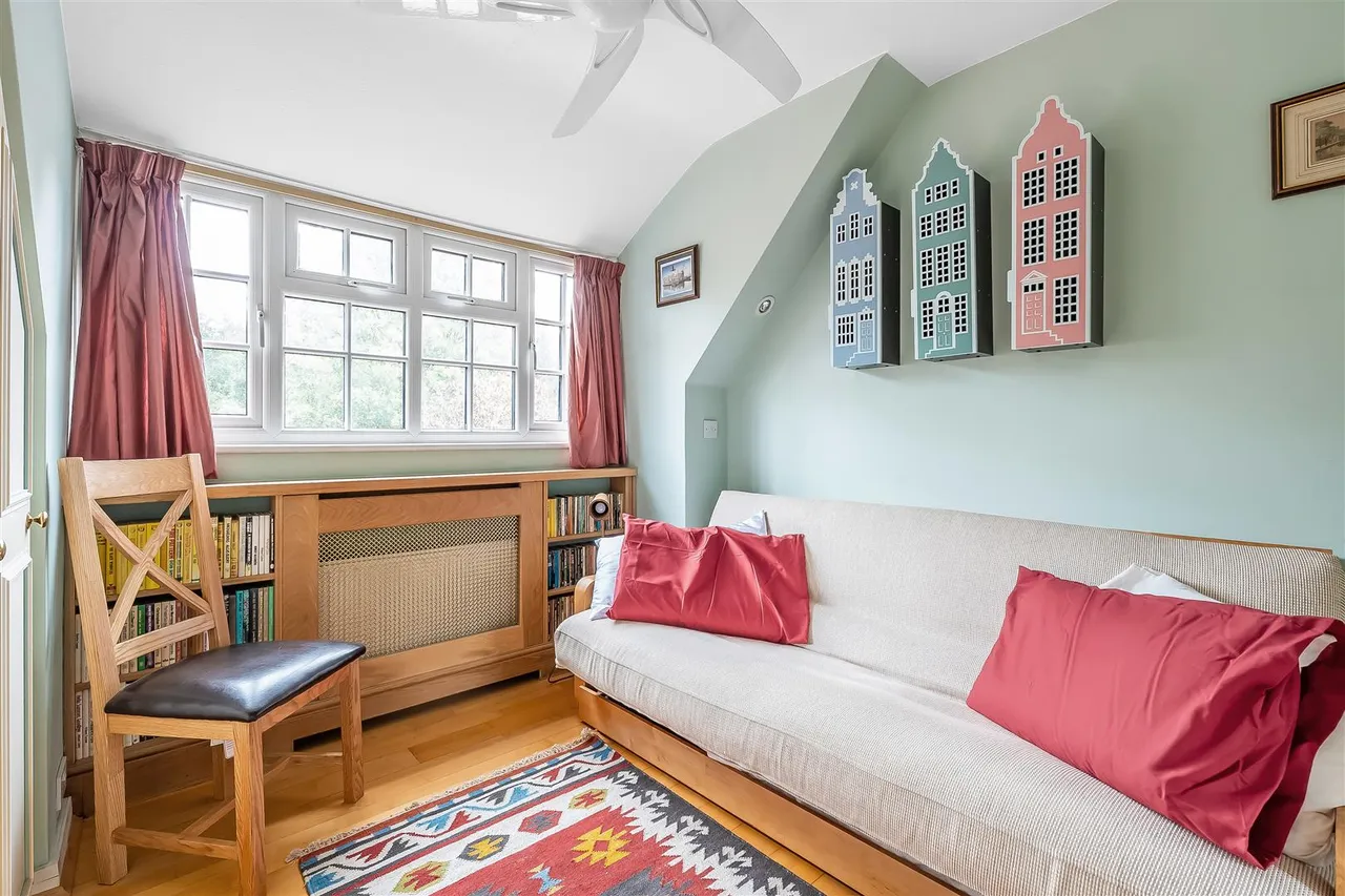 Linden Road, Leatherhead, KT22, photo 24