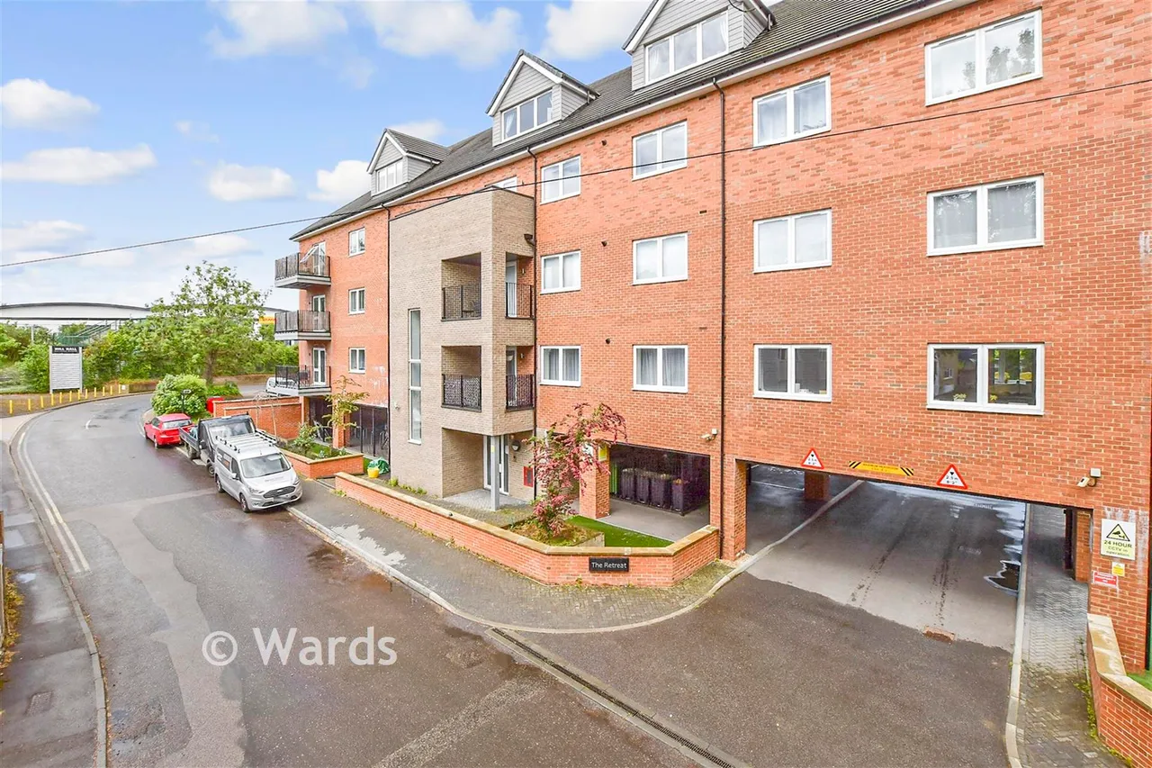 2 bed flat for sale, Mill Hall, Aylesford, ME20