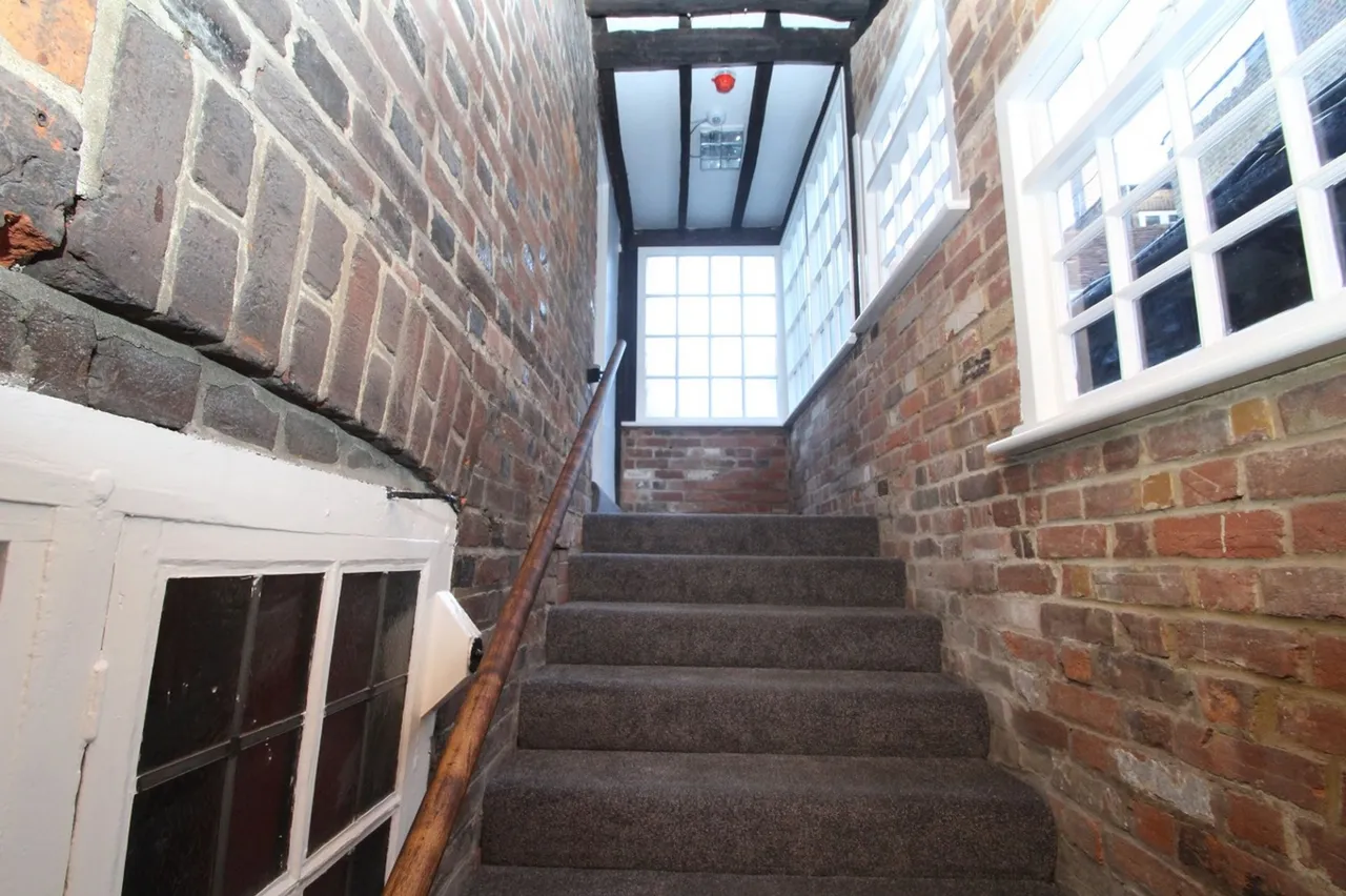 High Street, High Wycombe, HP11, photo 9