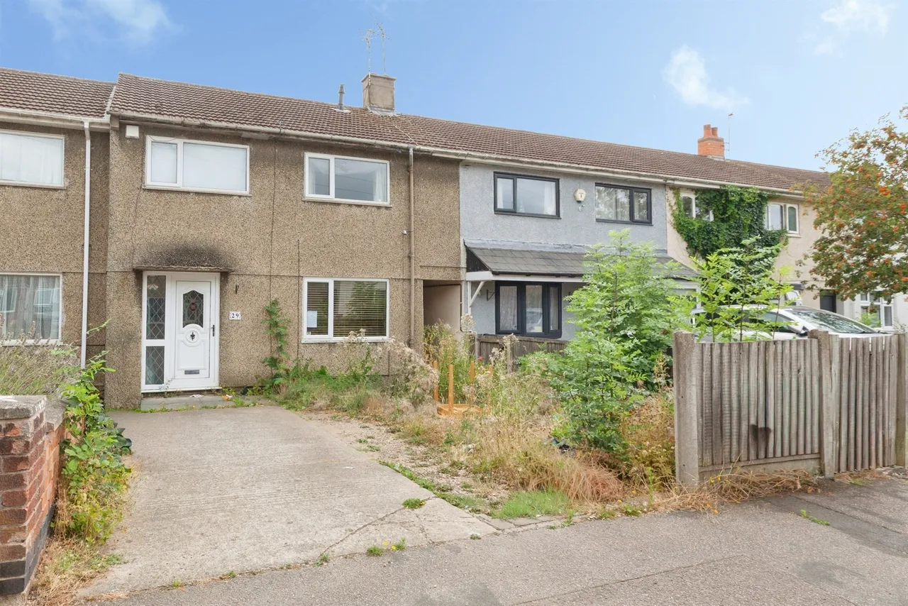 3 bed house for sale — Epping Way, Leicester