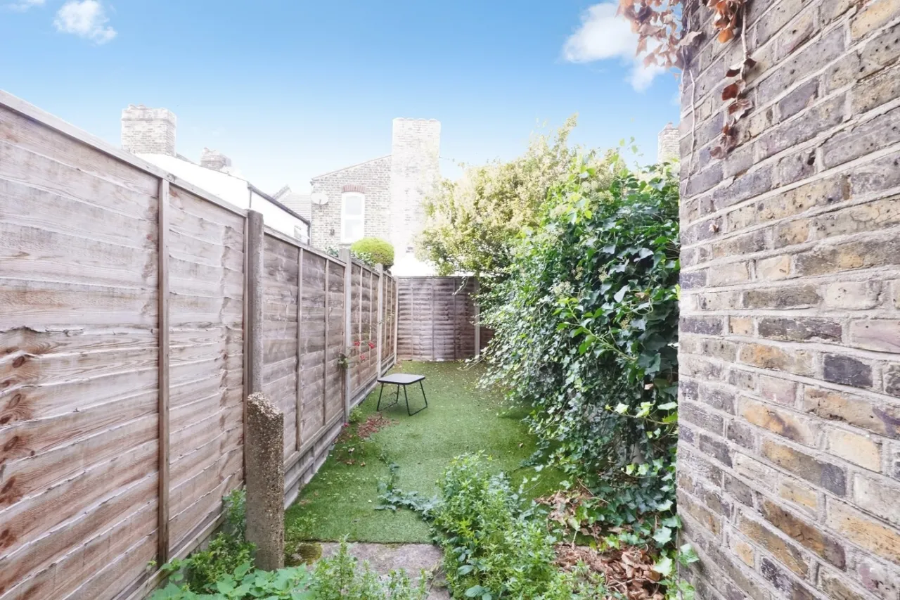 Ripley Road, London, E16, photo 8