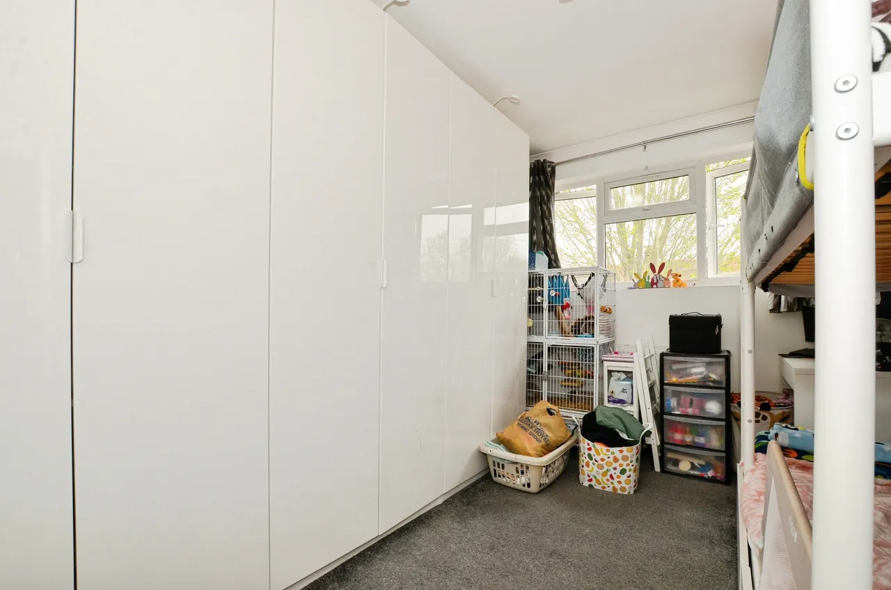 Berkeley Avenue, Greenford, UB6, photo 11