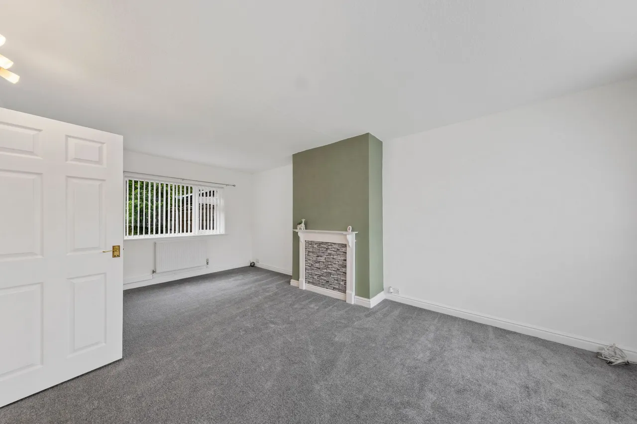 Baron Close, Woolston, Warrington, Warrington, WA1 4EU, photo 3