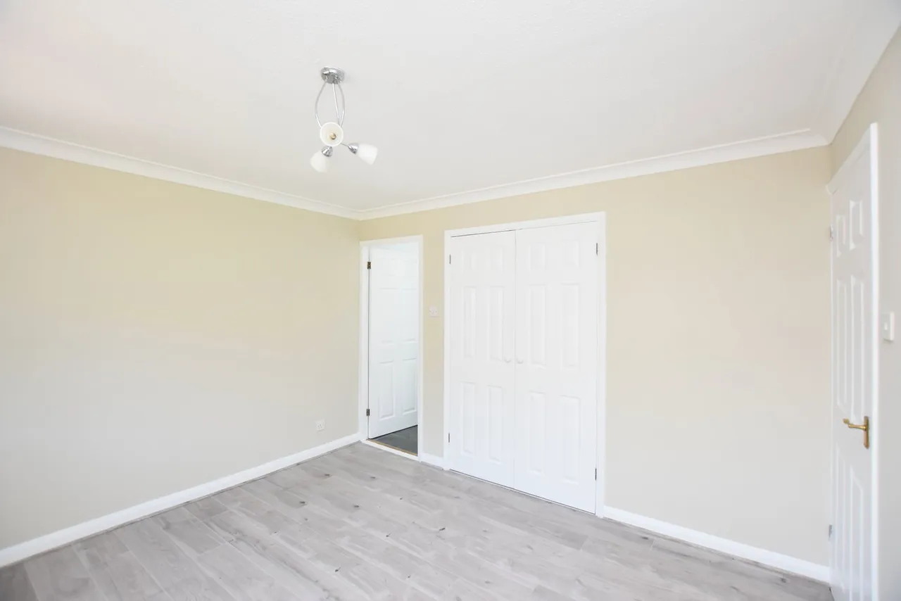 Berkeley Crescent, Frimley, Camberley, GU16 8YN, photo 11