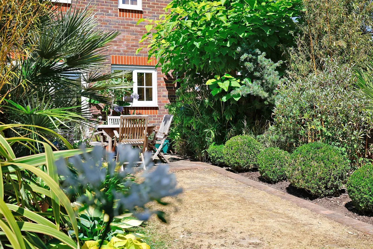 East Road, Reigate, RH2, photo 13
