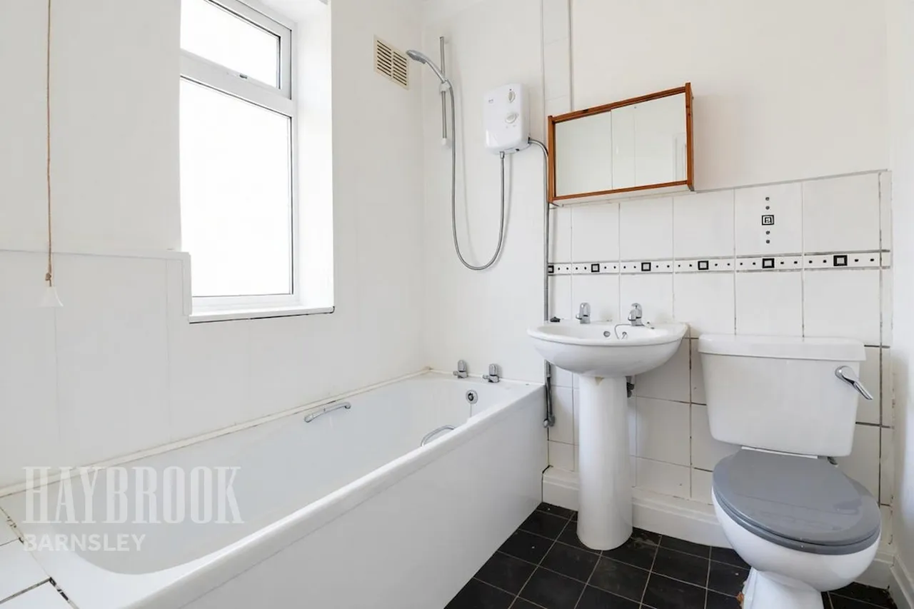 Cooper Road, Kexborough, photo 11