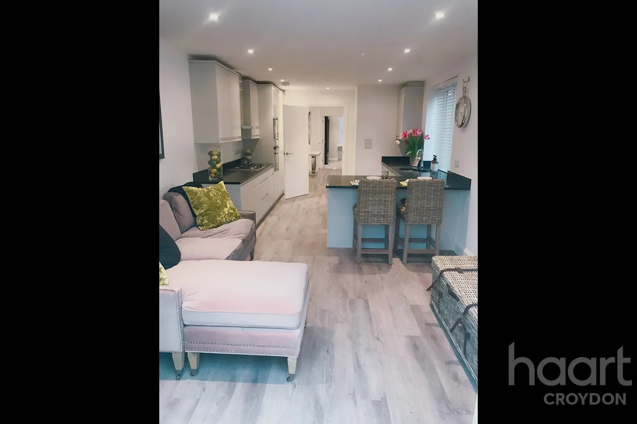 Brighton Road, South Croydon, CR2, photo 13